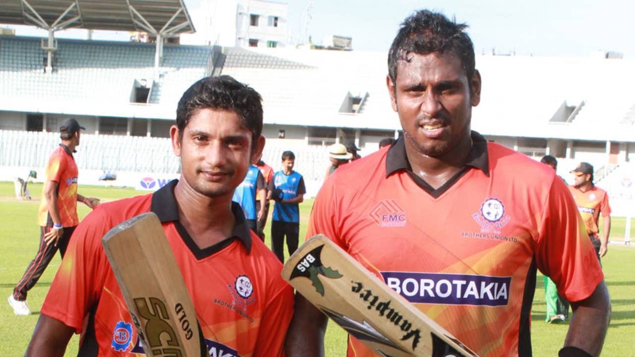 Nazmus Sadat and Angelo Mathews added 148 for the fifth wicket, Brothers Union v Victoria Sporting Club, Dhaka Premier Division, Mirpur, September 20, 2013