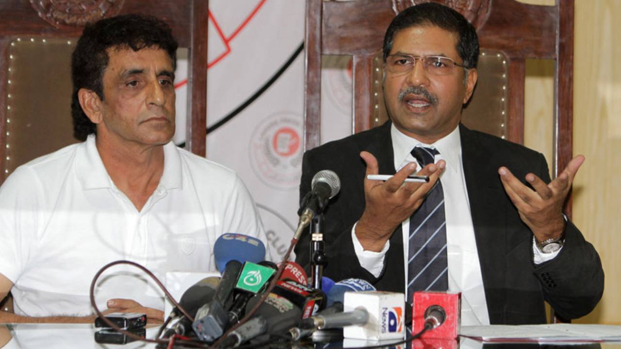 Asad Rauf with his lawyer, Syed Ali Zafar at a press conference, Lahore, September 27, 2013