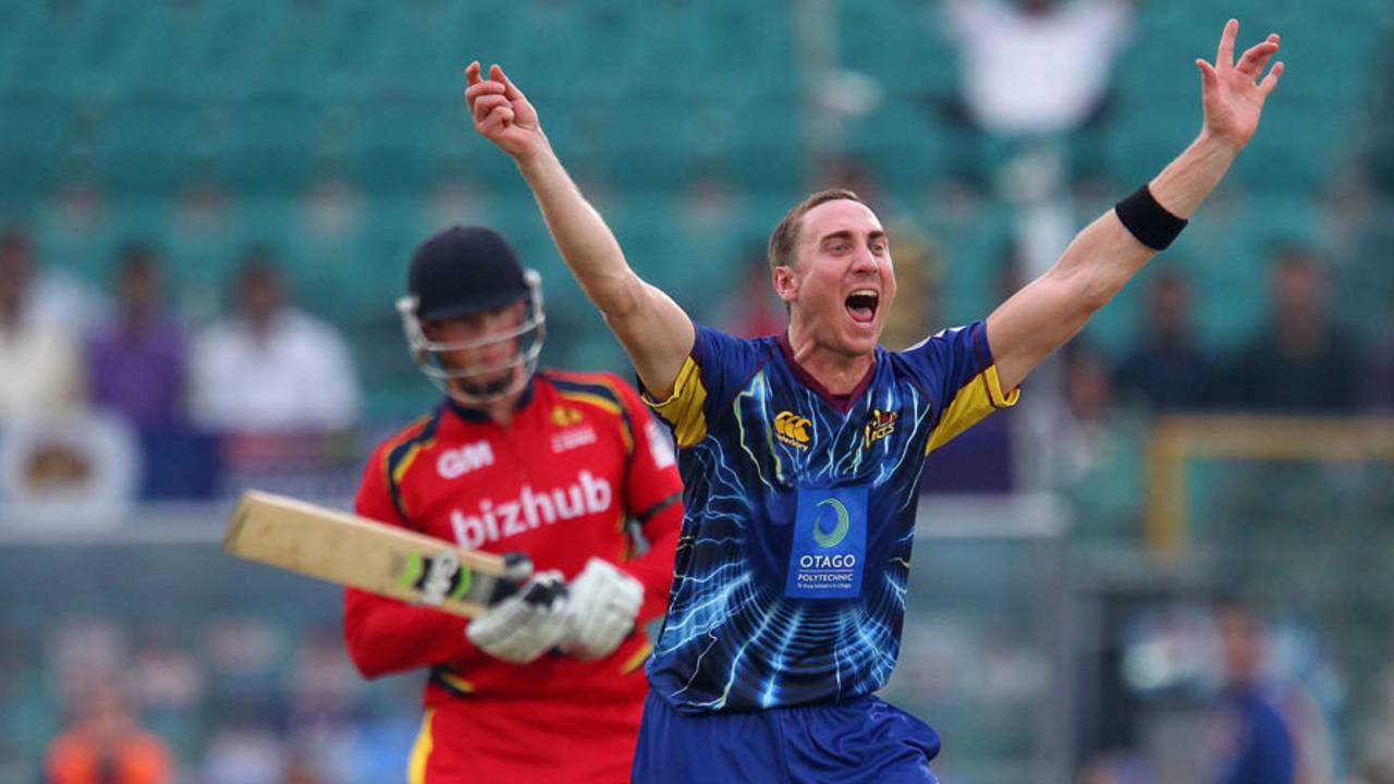 James McMillian appeals against Rassie van der Dussen, Lions v Otago, Group A, Champions League 2013, Jaipur, September 29, 2013