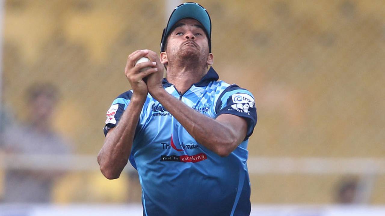 Rowan Richards takes the catch of Evin Lewis, Titans v Trinidad & Tobago, Group B, Champions League 2013, Ahmedabad, Sep 30, 2013