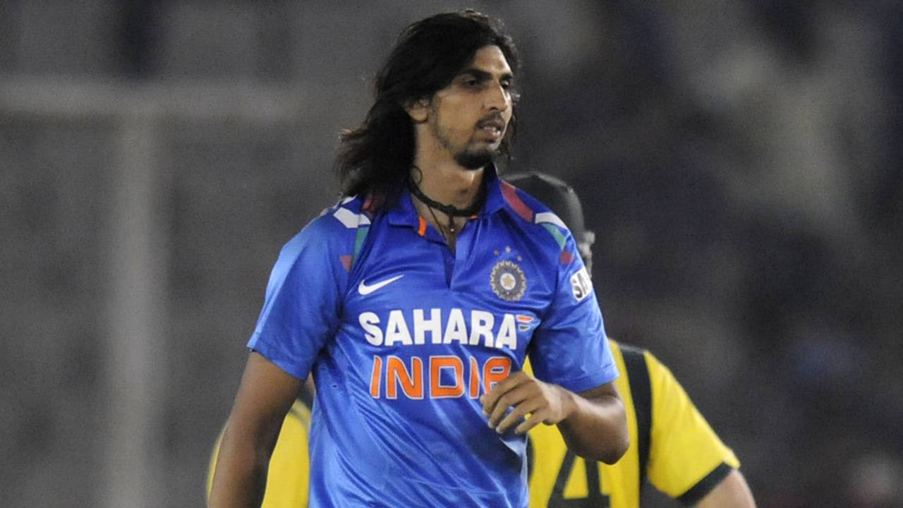 Ishant Sharma looks dejected after giving away 30 runs in an over,  India v Australia, 3rd ODI, Mohali, October 19, 2013