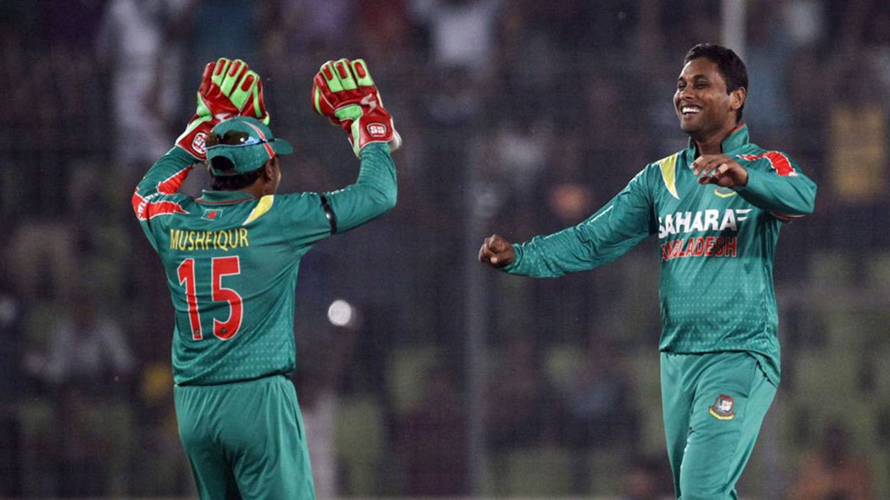 Sohag Gazi removed Hamish Rutherford for 1, Bangladesh v New Zealand, 1st ODI, Mirpur, October 29, 2013