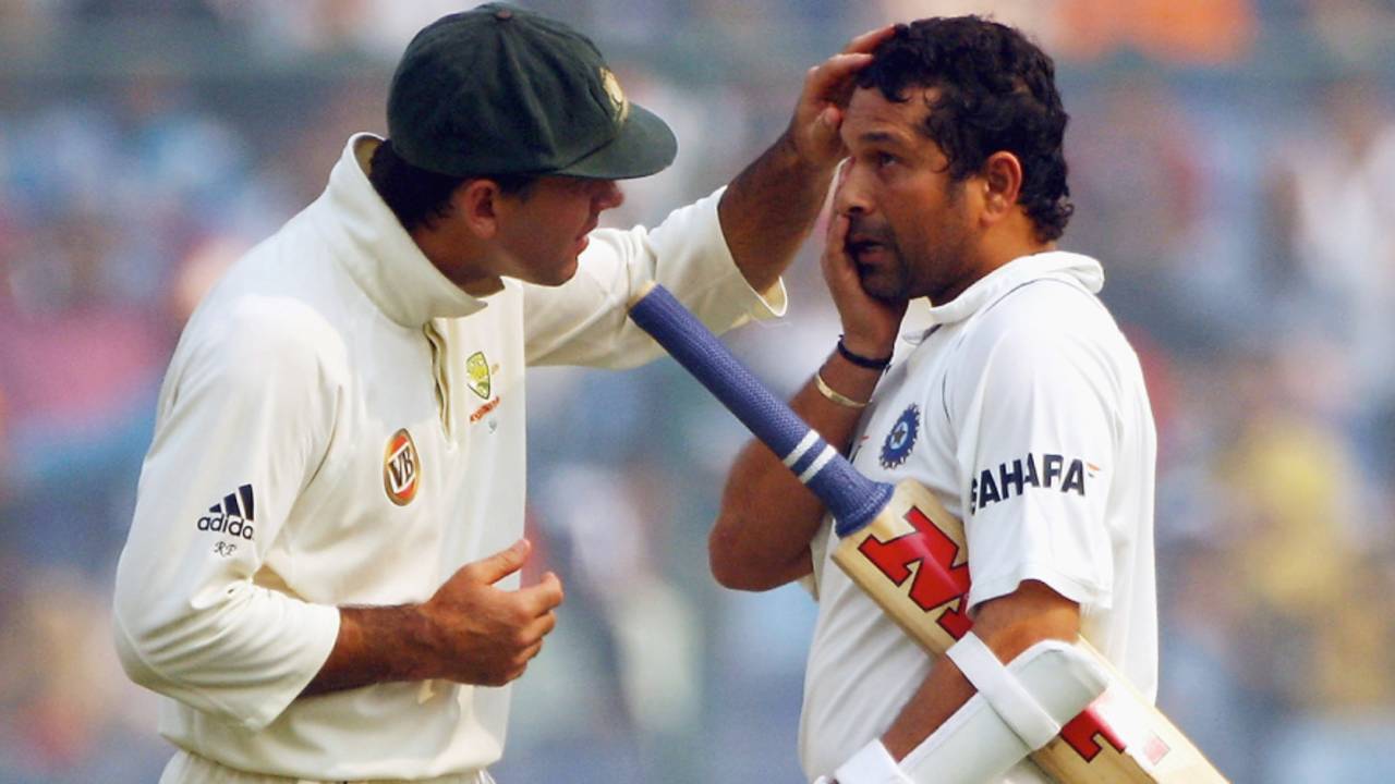 Ricky Ponting examines Sachin Tendulkar's eye, India v Australia, 3rd Test, Delhi, 5th day, November 2, 2008