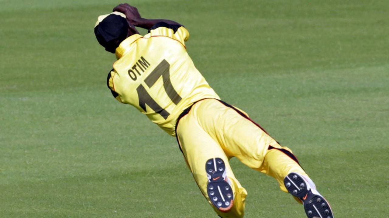 Raymond Otim pulls off a blinder to dismiss Paul Stirling, Ireland v Uganda, World Twenty20 Qualifiers, Group A, Abu Dhabi, November 22, 2013