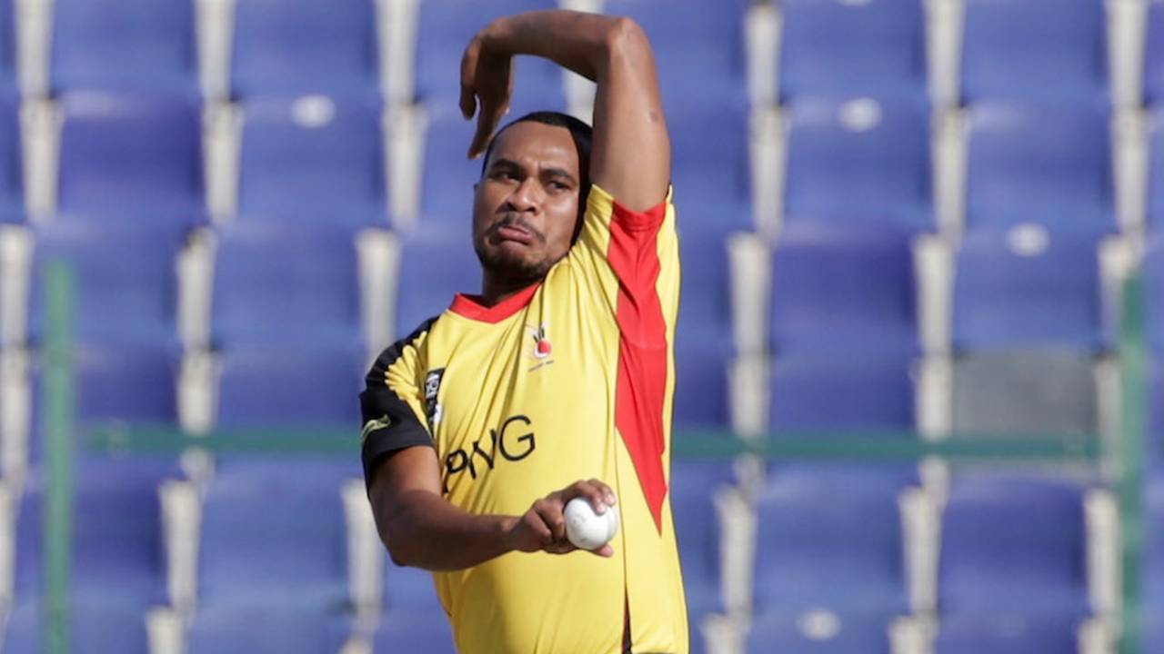 Willie Gavera picked up three early wickets, Hong Kong v Papua New Guinea, ICC World Twenty20 Qualifier, Qualifying play-off, Abu Dhabi, November 28, 2013