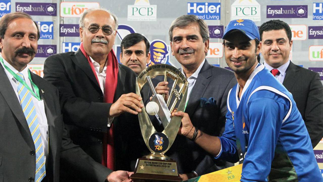Imran Nazir collects the spoils after ZTBL cruised to victory, Faysal Bank T20 Cup, final, Lahore, December 3, 2013 