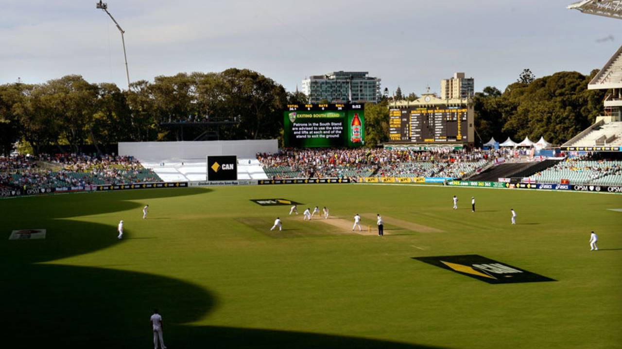 Shadows creep across the outfield at Adelaide Oval, Australia v England, 2nd Test, Adelaide, 3rd day, December 7, 2013
