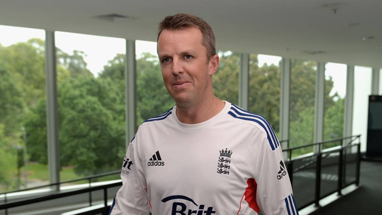 Graeme Swann arrives for his retirement press conference in Melbourne, December 22 2013