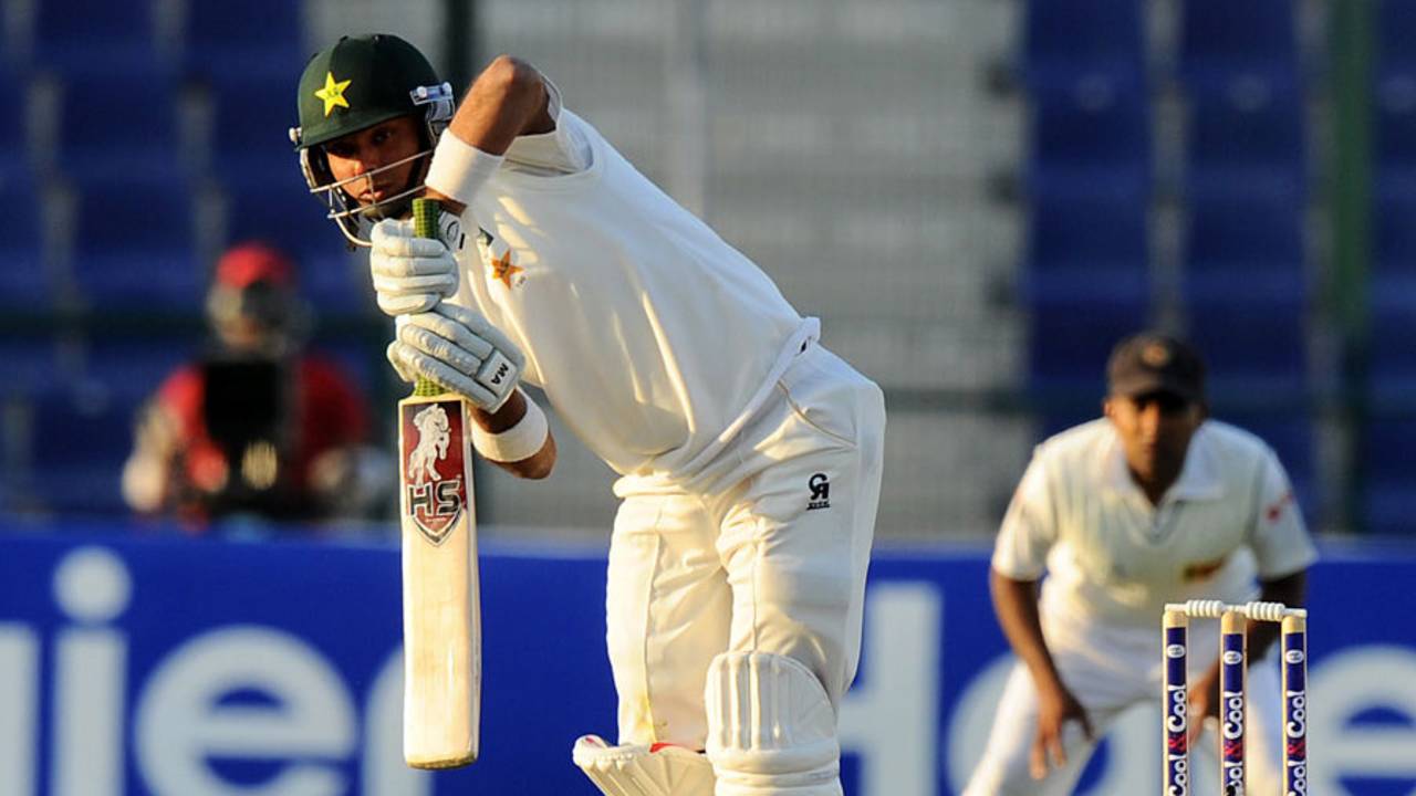 Khurram Manzoor hit four fours, Pakistan v Sri Lanka, 1st Test, Abu Dhabi, 1st day, December 31, 2013