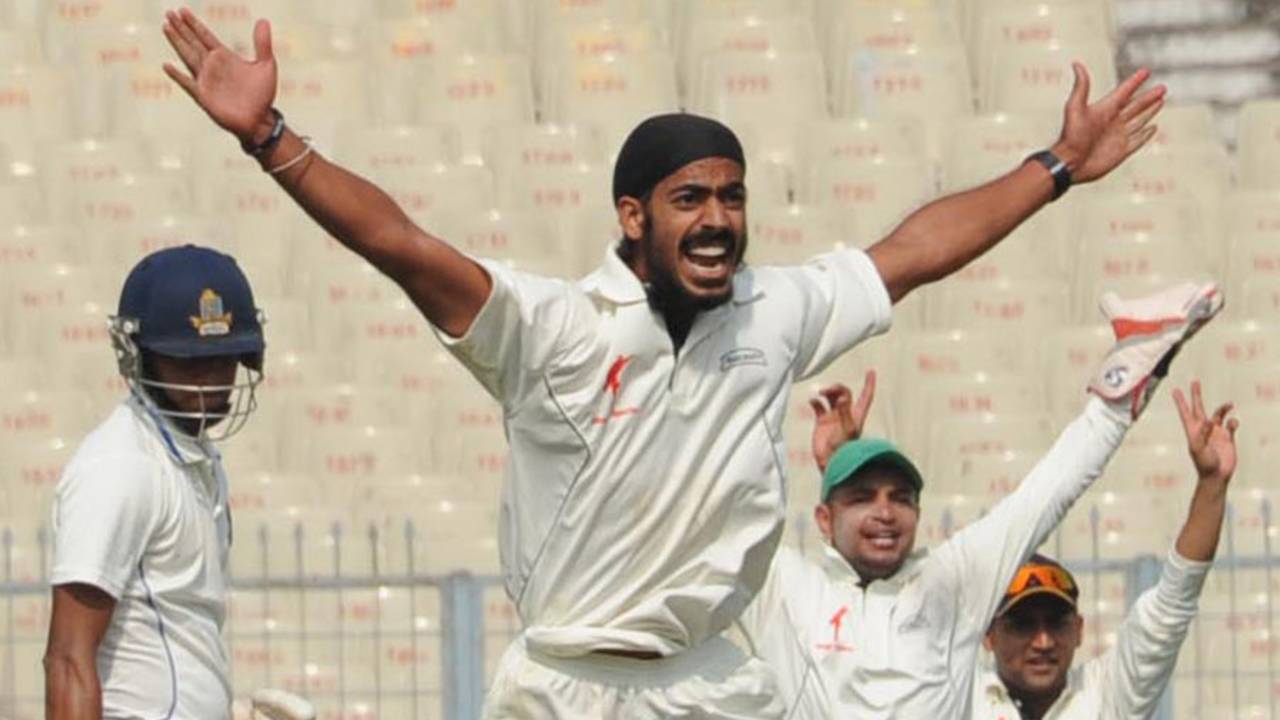 Anureet Singh appeals for a wicket&nbsp;&nbsp;&bull;&nbsp;&nbsp;Abhijit Addya/ESPNcricinfo Ltd