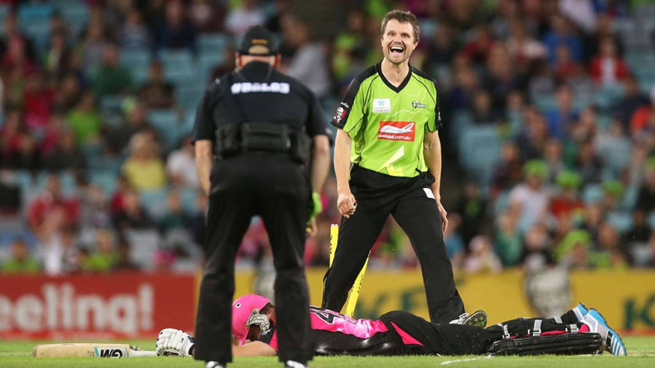Dirk Nannes is pleased having helped run out Michael Lumb, Sydney Thunder v Sydney Sixers, Big Bash League, Sydney, January 25, 2013