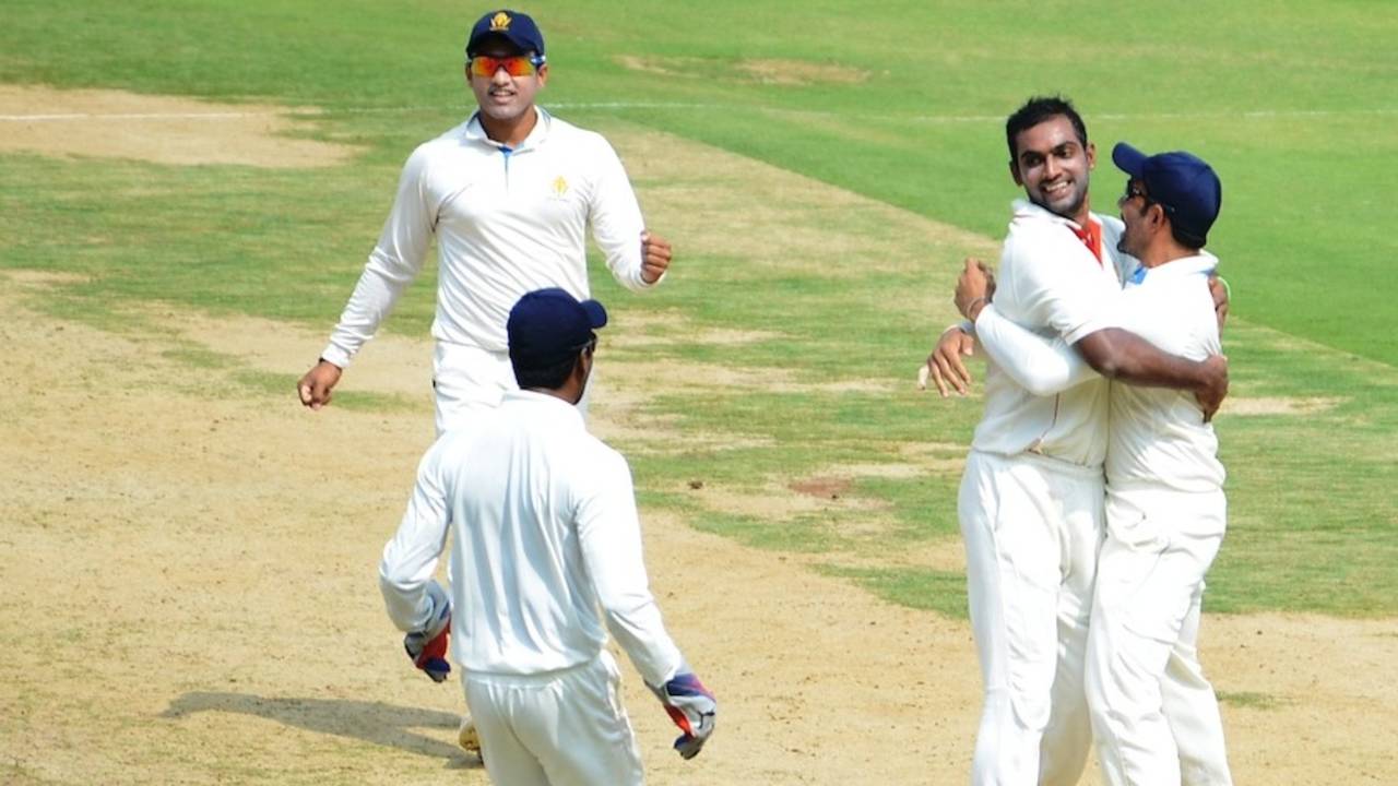 Abhimanyu Mithun took two wickets on the first day&nbsp;&nbsp;&bull;&nbsp;&nbsp;ESPNcricinfo Ltd