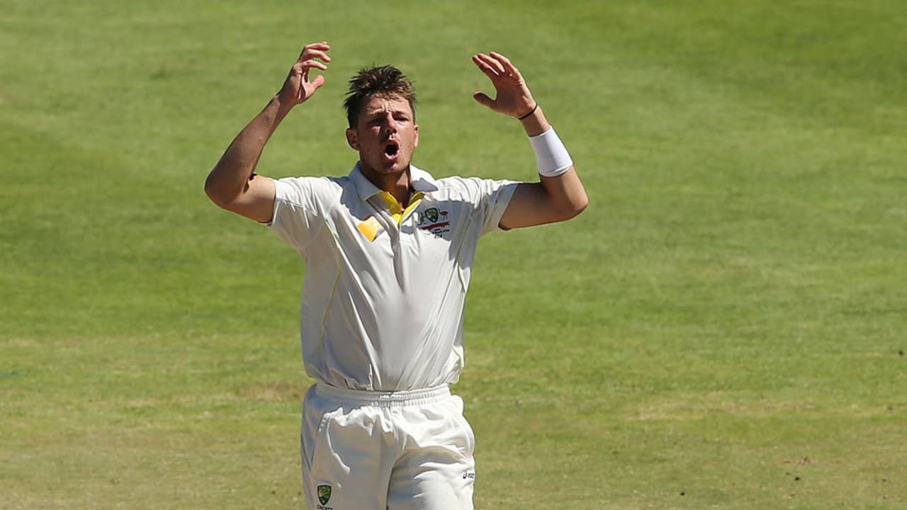 James Pattinson reacts after a delivery, South Africa v Australia, 3rd Test, Cape Town, 5th day, March 5, 2014