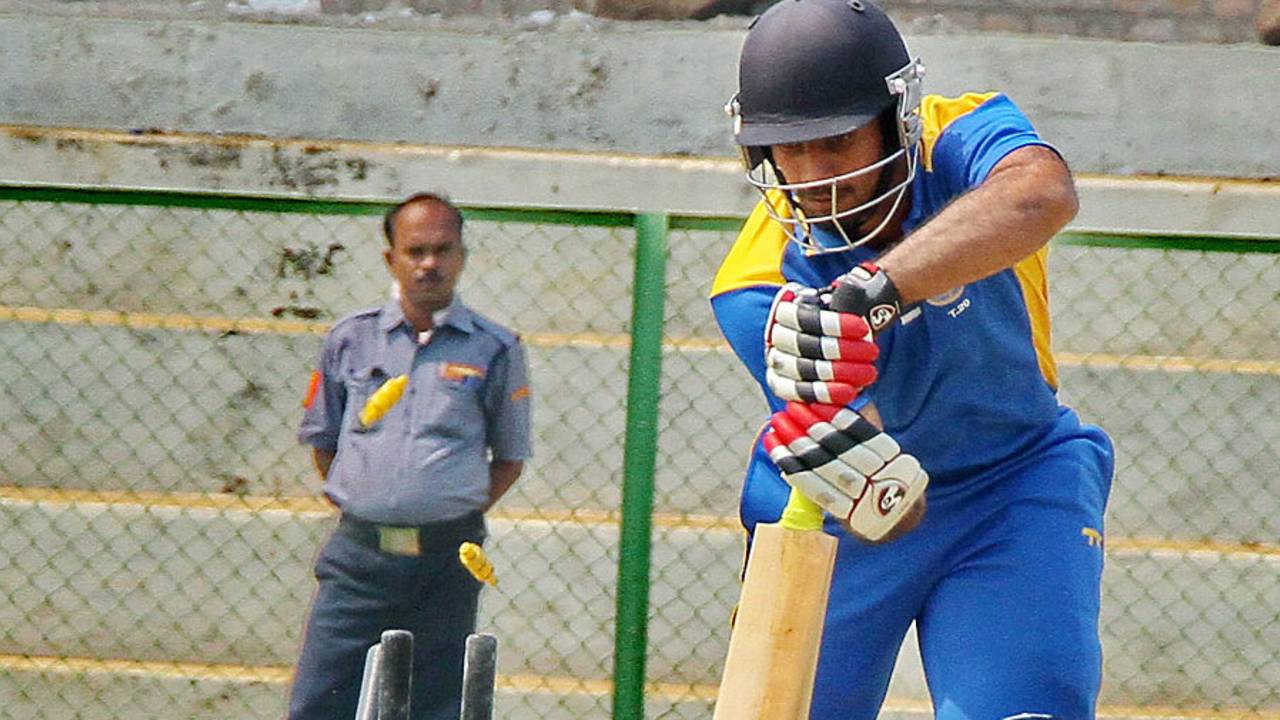 Hanuma Vihari loses his off stump to D Shivkumar, Andhra v Hyderabad, Syed Mushtaq Ali Trophy, Vizianagaram, April 4, 2014
