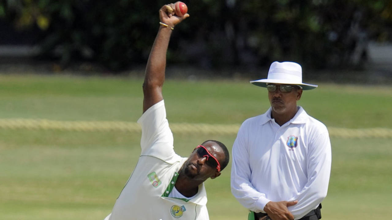 Shane Shillingford took two wickets in the innings, Windward Islands v Jamaica, Regional Four Day Competition, final, 2nd day, Gros Islet, April 27, 2014