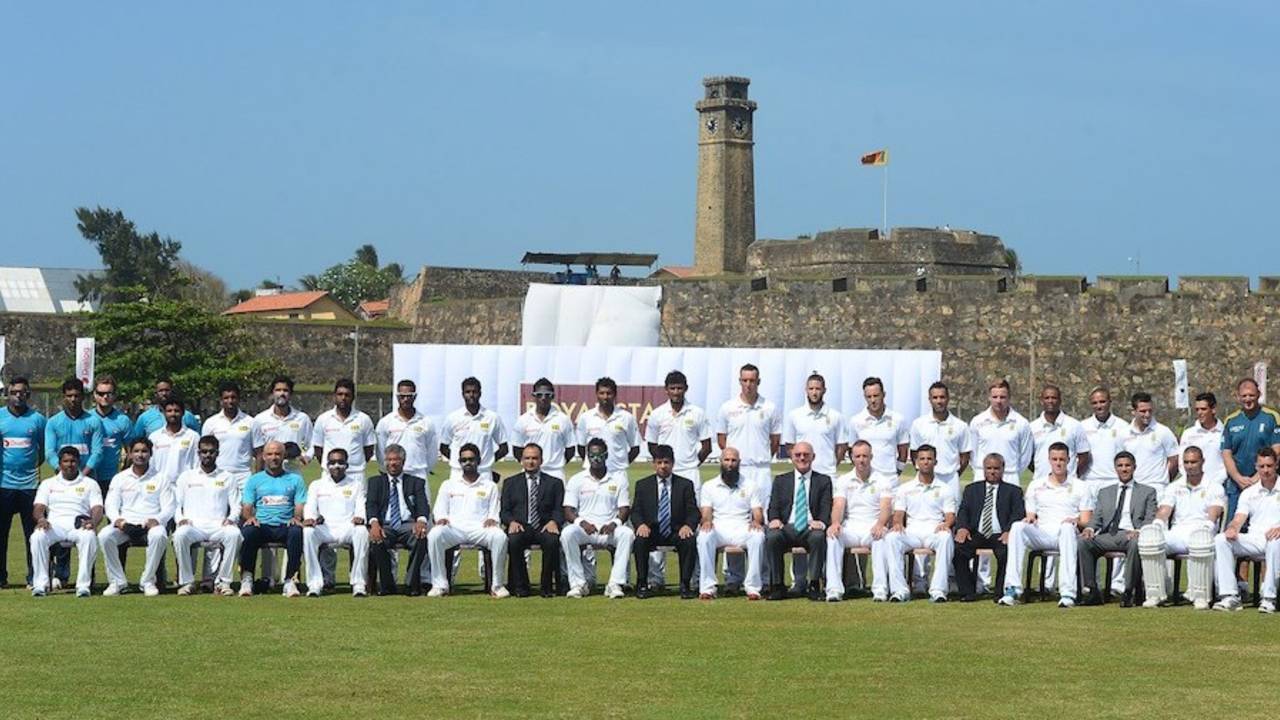 Sri Lanka and South Africa teams pose with the Galle fort in the background, Sri Lanka v South Africa, 1st Test, Galle, 1st day, July 16, 2014