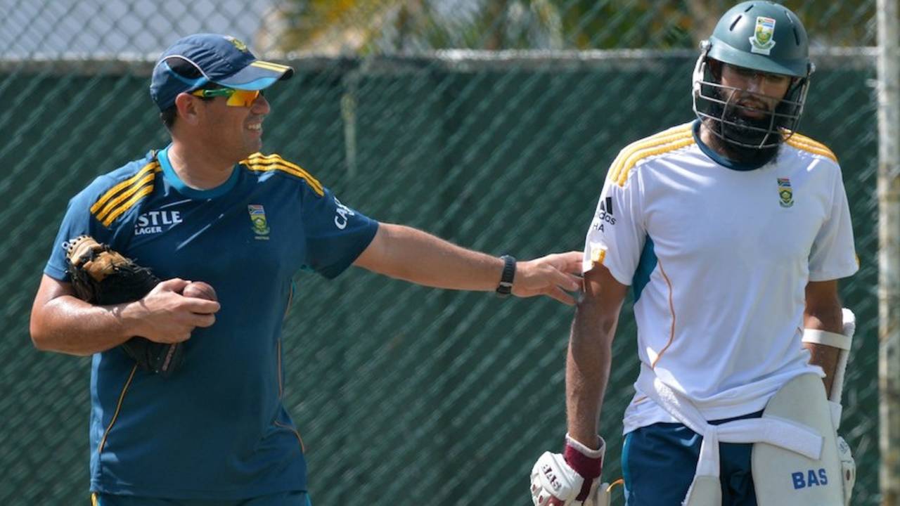Russell Domingo chats with Hashim Amla during training, Colombo, July 23, 2014