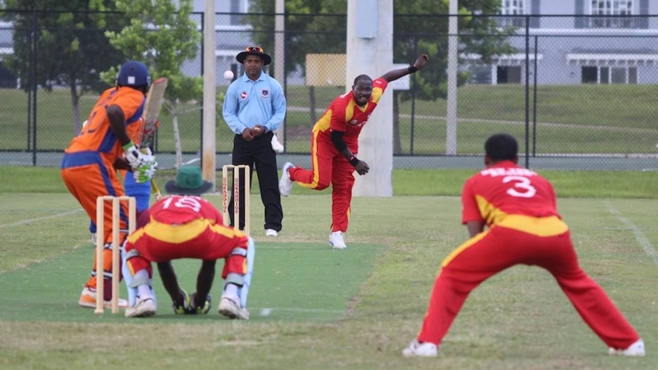 Rashard Marshall takes aim at new batsman Jonathan Bonner, North East Region v New York Region, USACA T20 National Championship, 1st day, Lauderhill, August 14, 2014