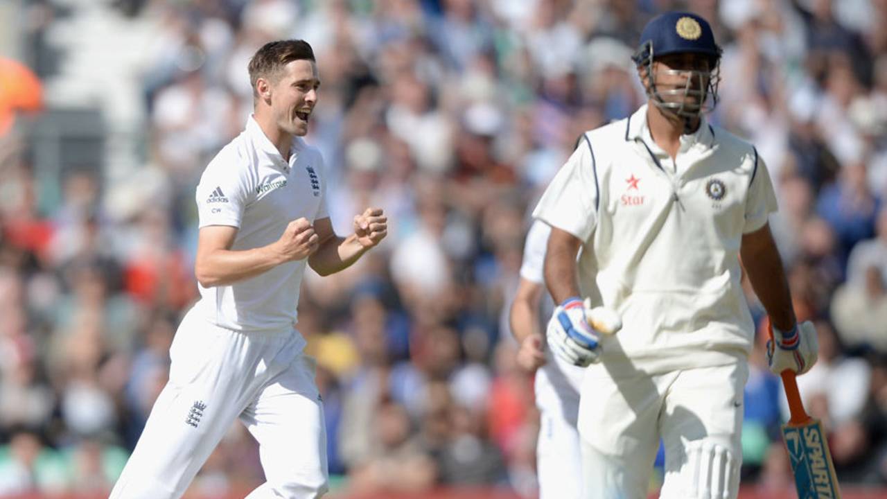 Chris Woakes removed MS Dhoni for a duck, England v India, 5th Investec Test, The Oval, 3rd day, August 17, 2014