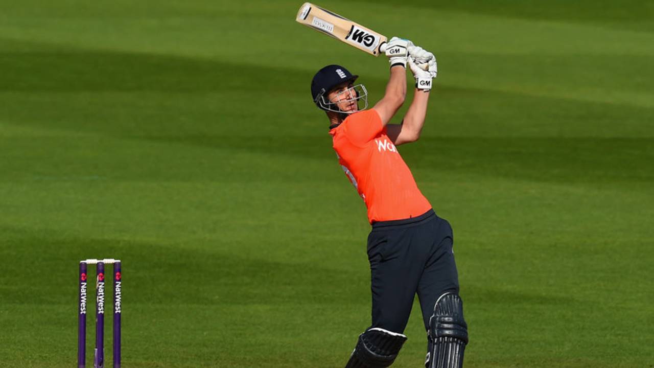 Alex Hales smashed eight sixes during his unbeaten 43-ball 86 for Nottinghamshire, in the NatWest t20 Blast game against Warwickshire&nbsp;&nbsp;&bull;&nbsp;&nbsp;Getty Images