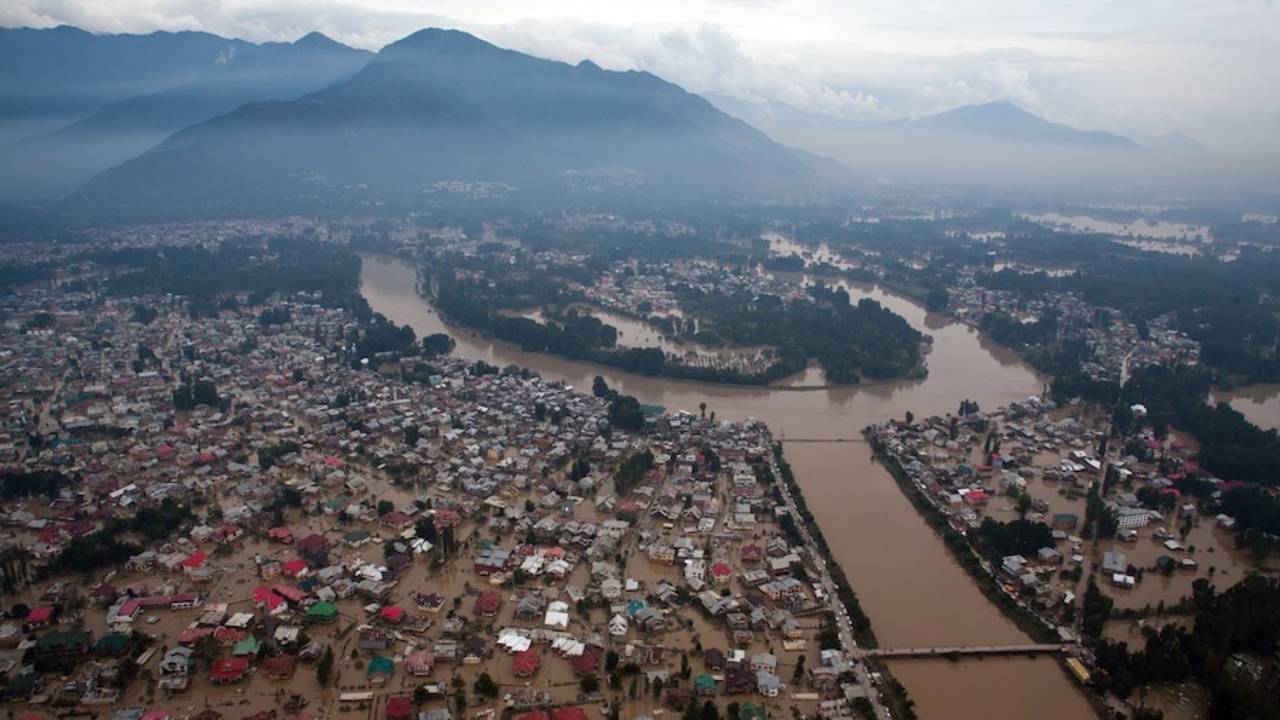 A view of Srinagar, the capital of Jammu & Kashmir, during the floods&nbsp;&nbsp;&bull;&nbsp;&nbsp;Getty Images
