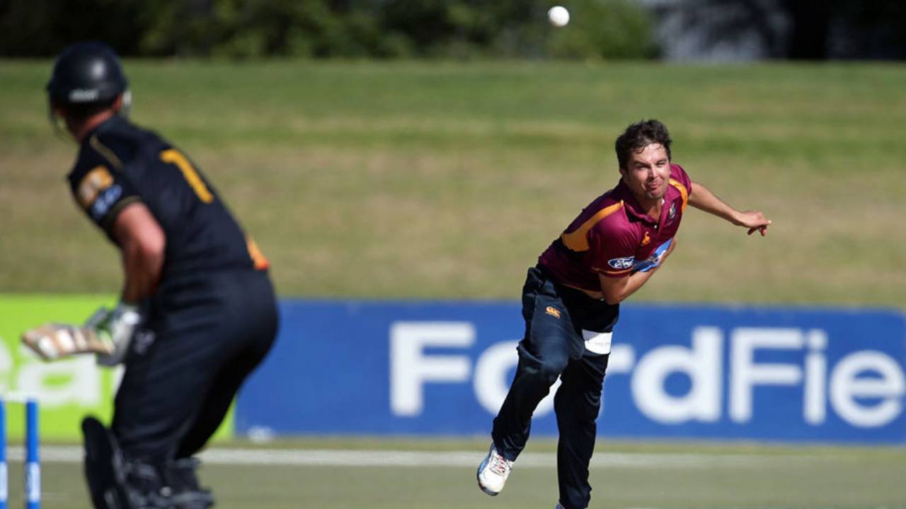 Jono Boult took 1 for 18, Northern Districts v Wellington, Ford Trophy 2013-14, final, Mount Maunganui, April 5, 2014