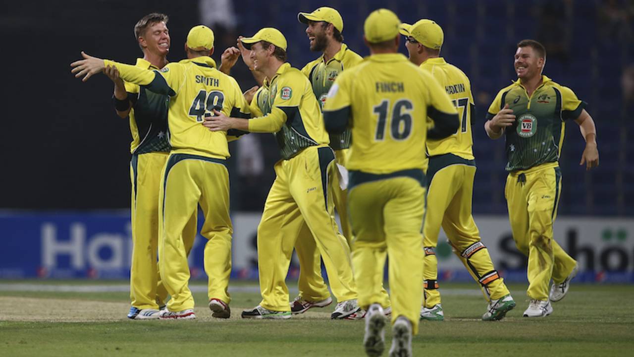 Steven Smith is congratulated by team-mates after taking a catch to dismiss Fawad Alam, Pakistan v Australia, 3rd ODI, Abu Dhabi, October 12, 2014
