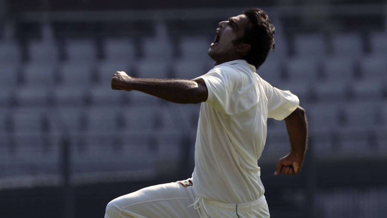 Shahadat Hossain celebrates a wicket in the first over, Bangladesh v Zimbabwe, 1st Test, Mirpur, 1st day, October 25, 2014