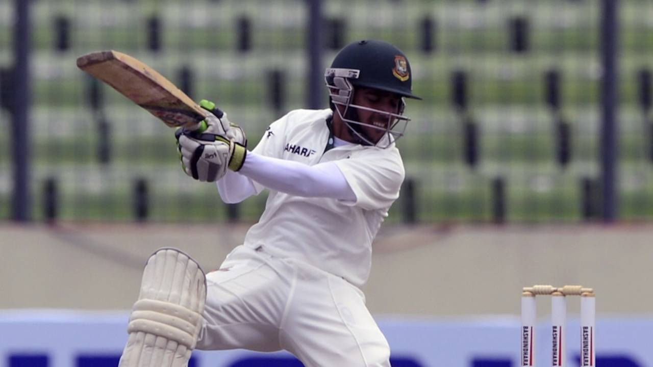Mominul Haque cuts during his half-century, Bangladesh v Zimbabwe, 1st Test, Mirpur, 2nd day, October 26, 2014