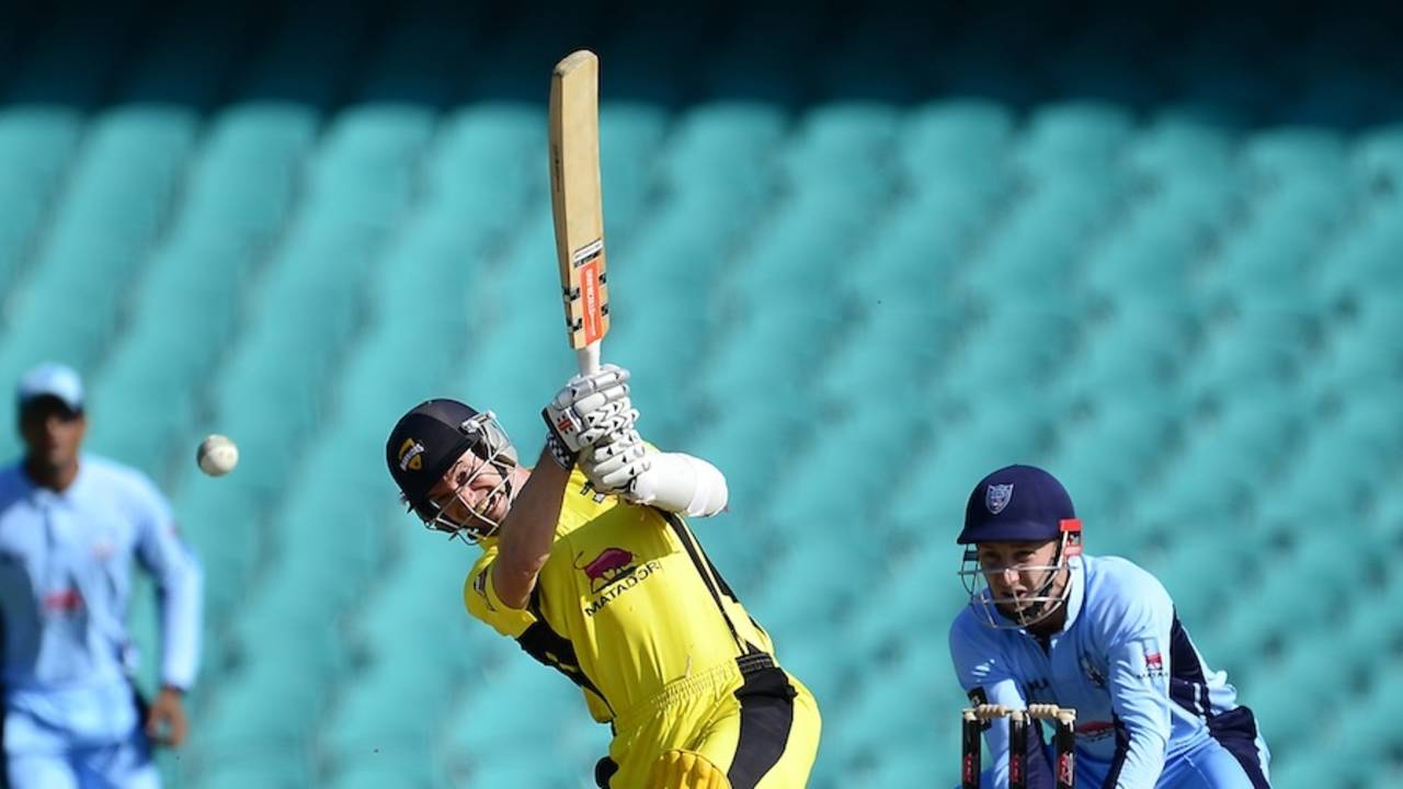 Michael Klinger attacks during his 96, New South Wales v Western Australia, Matador BBQ one-day cup, final, SCG, October 26, 2014