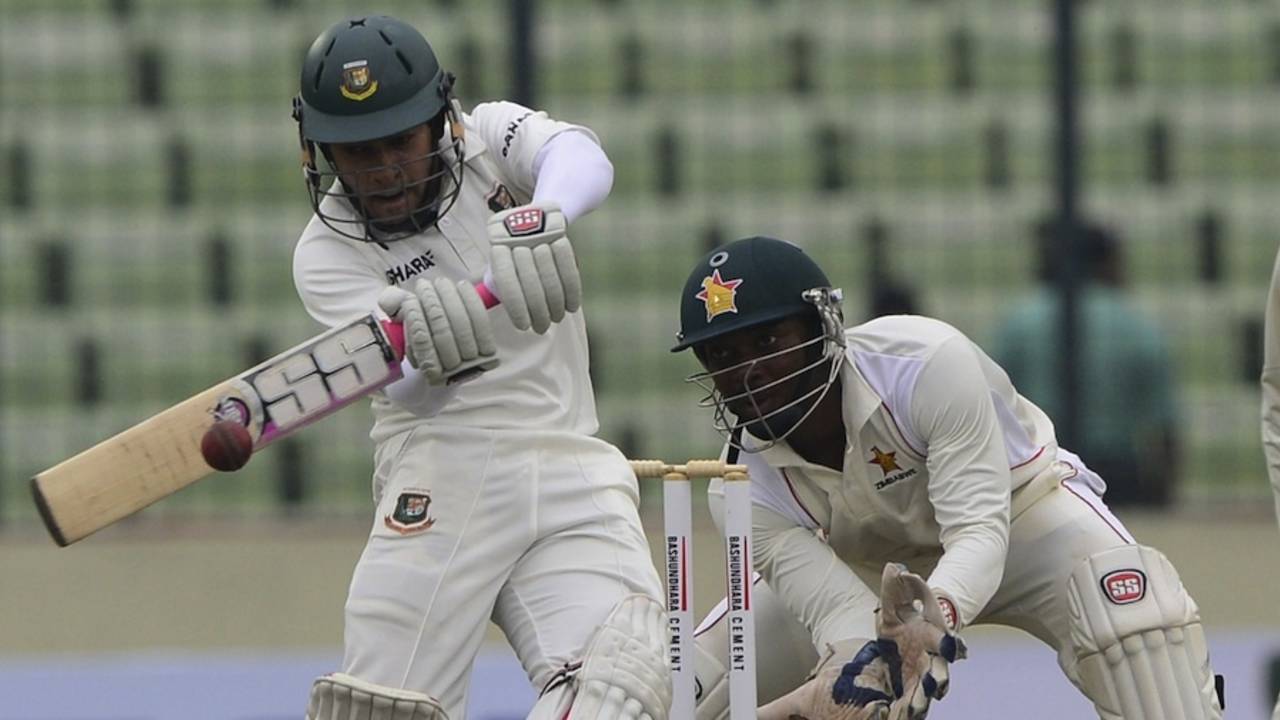Mushfiqur Rahim pulls during his half-century, Bangladesh v Zimbabwe, 1st Test, Mirpur, 2nd day, October 26, 2014