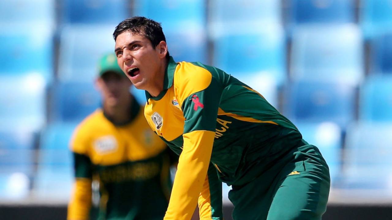 Yaseen Valli bowls, Pakistan v South Africa, Final, Under-19 World Cup, Dubai, March 1, 2014