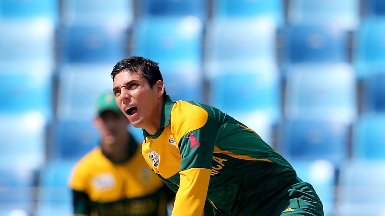 Yaseen Valli bowls, Pakistan v South Africa, Final, Under-19 World Cup, Dubai, March 1, 2014