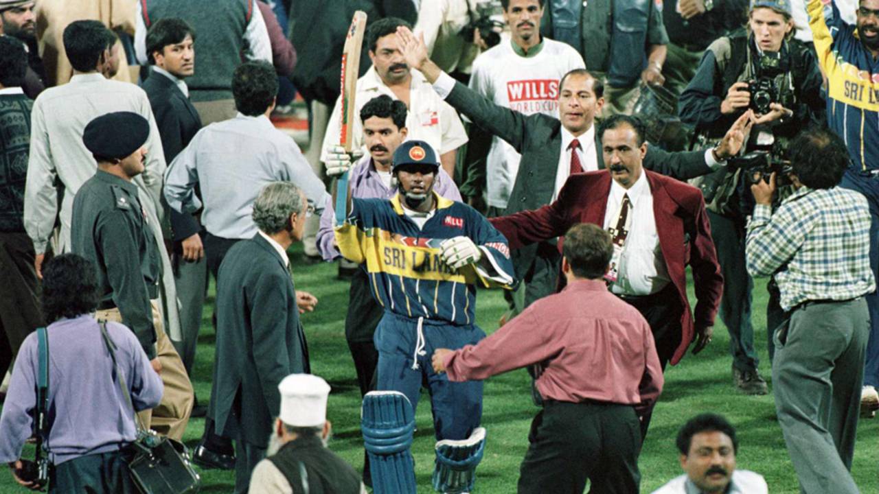 Aravinda de Silva celebrates Sri Lanka's World Cup win, Colombo, March 17, 1996