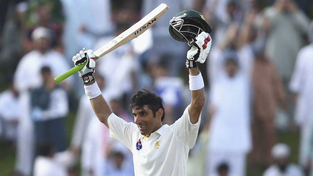 Misbah-ul-Haq acknowledges the crowd after his hundred, Pakistan v Australia, 2nd Test, Abu Dhabi, 2nd day, October 31, 2014