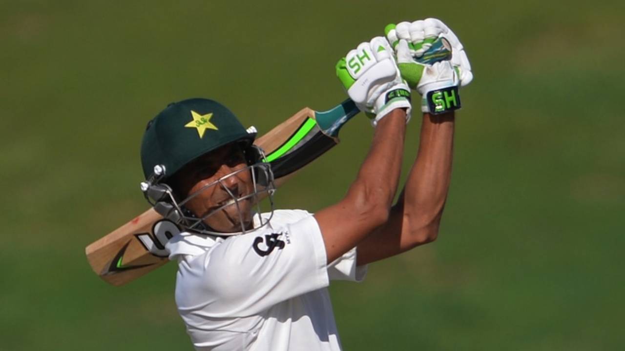 Younis Khan goes on the attack, Pakistan v New Zealand, 1st Test, Abu Dhabi, 2nd day, November 10, 2014