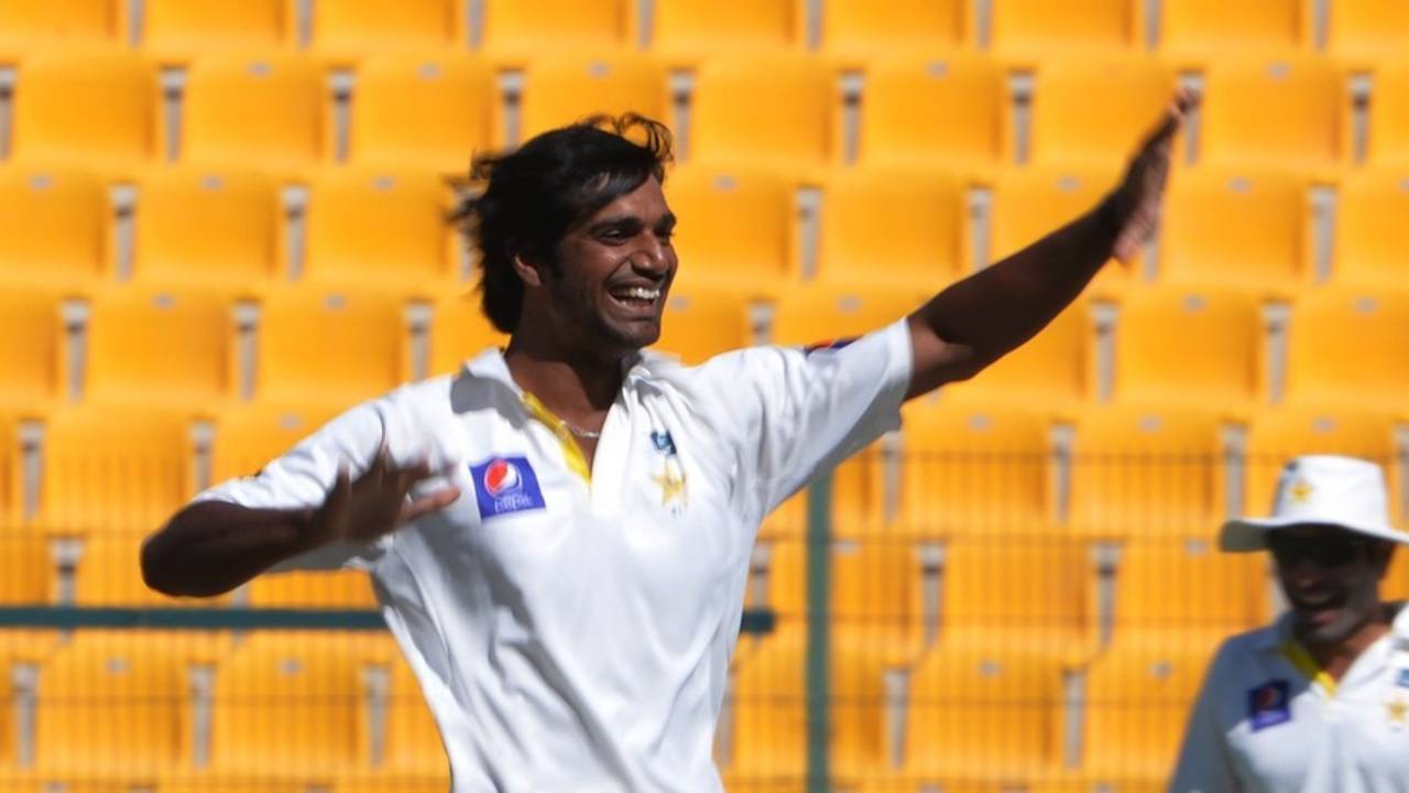 Rahat Ali had figures of 8-7-1-1 at one stage, Pakistan v New Zealand, 1st Test, Abu Dhabi, 3rd day, November 11, 2014