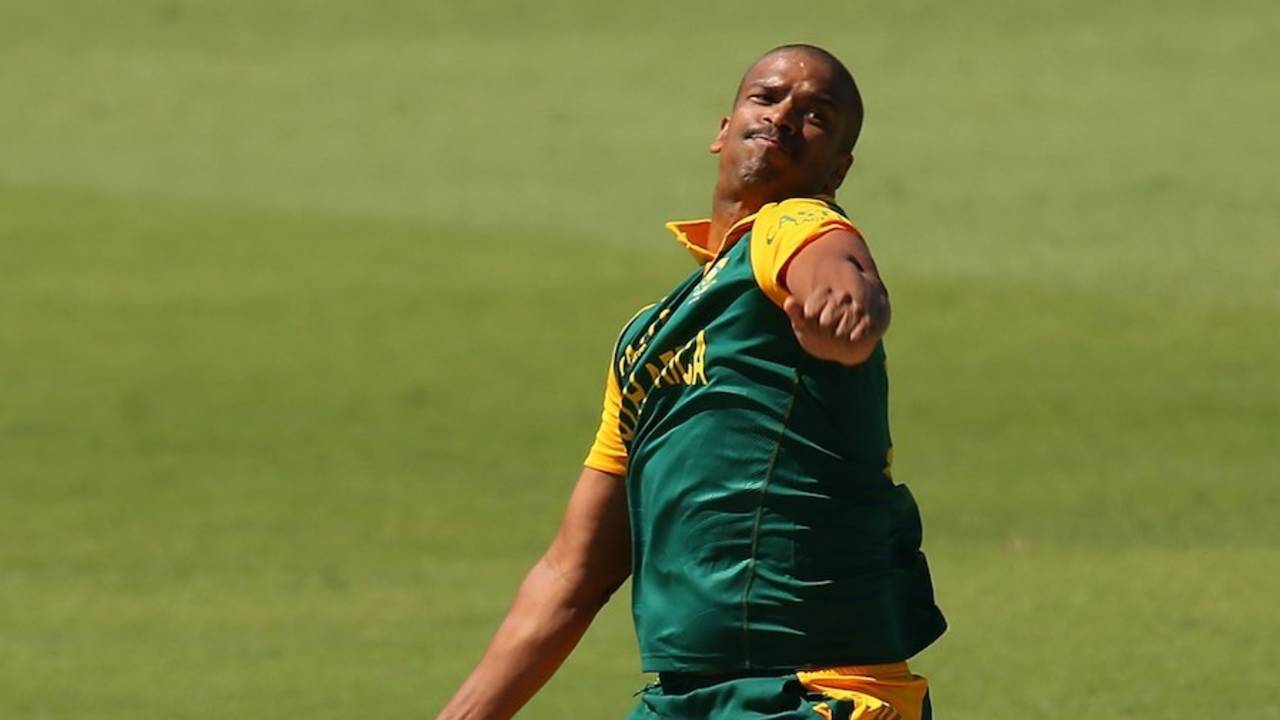 Vernon Philander took 4 for 45, Australia v South Africa, 1st ODI, Perth, November 14, 2014
