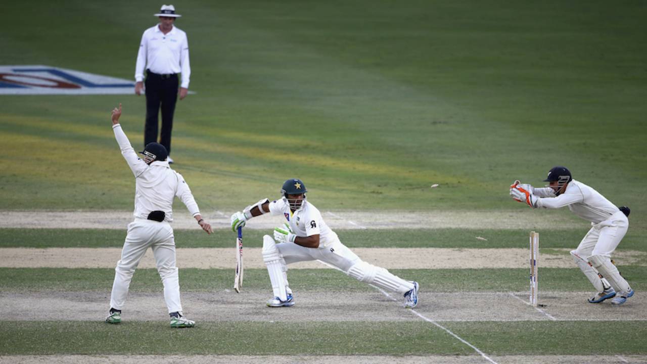 Taufeeq Umar was stumped for 16, Pakistan v New Zealand, 2nd Test, Dubai, 2nd day, November 18, 2014