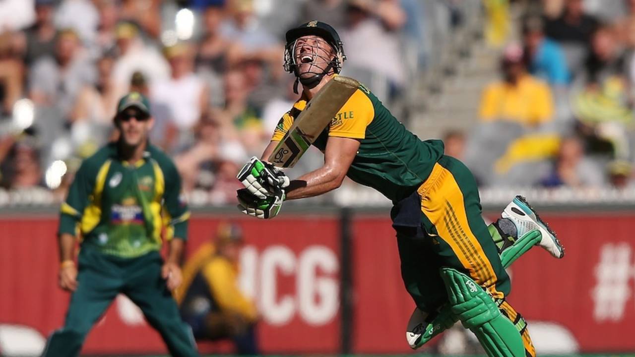 AB de Villiers was caught playing an awkward pull, Australia v South Africa, 4th ODI, Melbourne, November 21, 2014