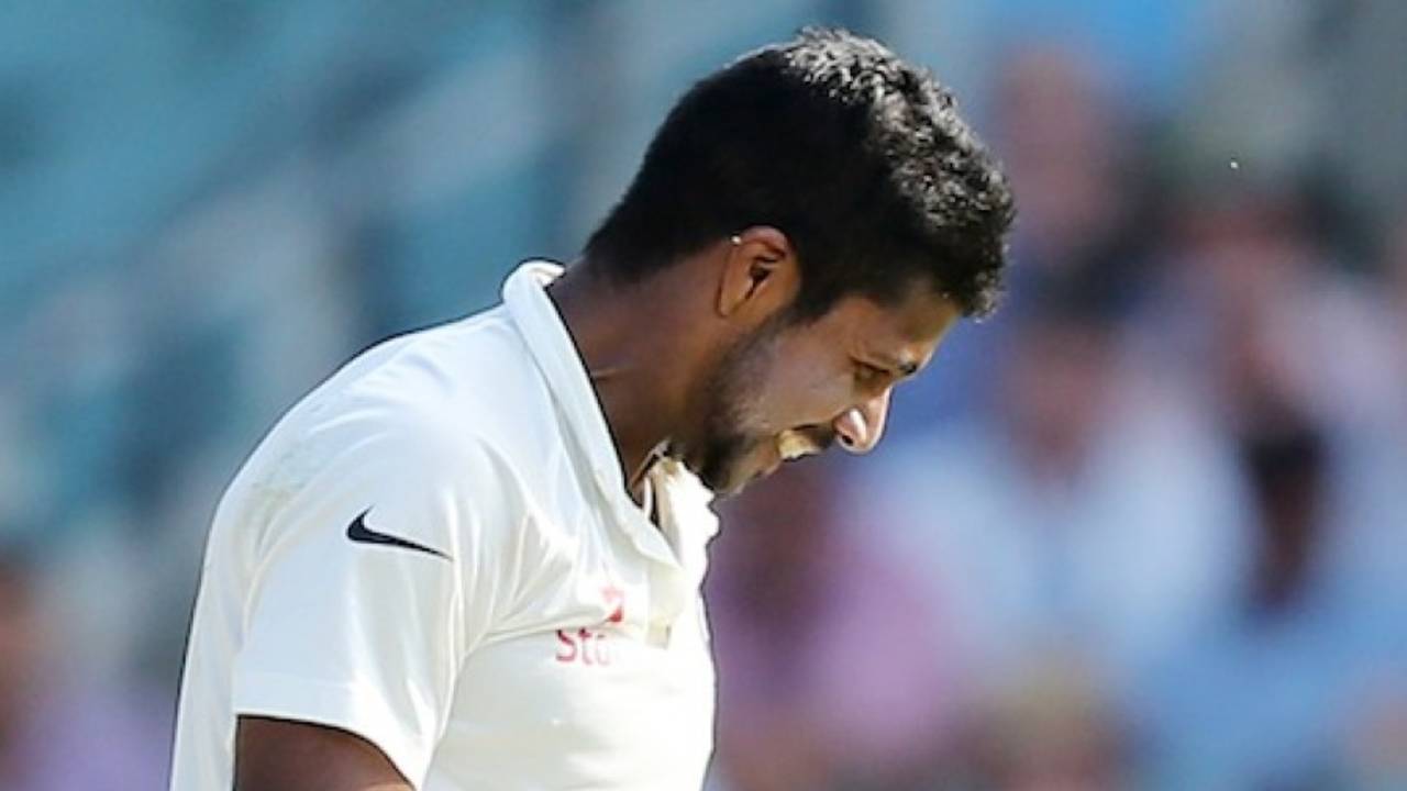 Varun Aaron had some trouble with his hamstring, Australia v India, 1st Test, Adelaide, 1st day, December 9, 2014