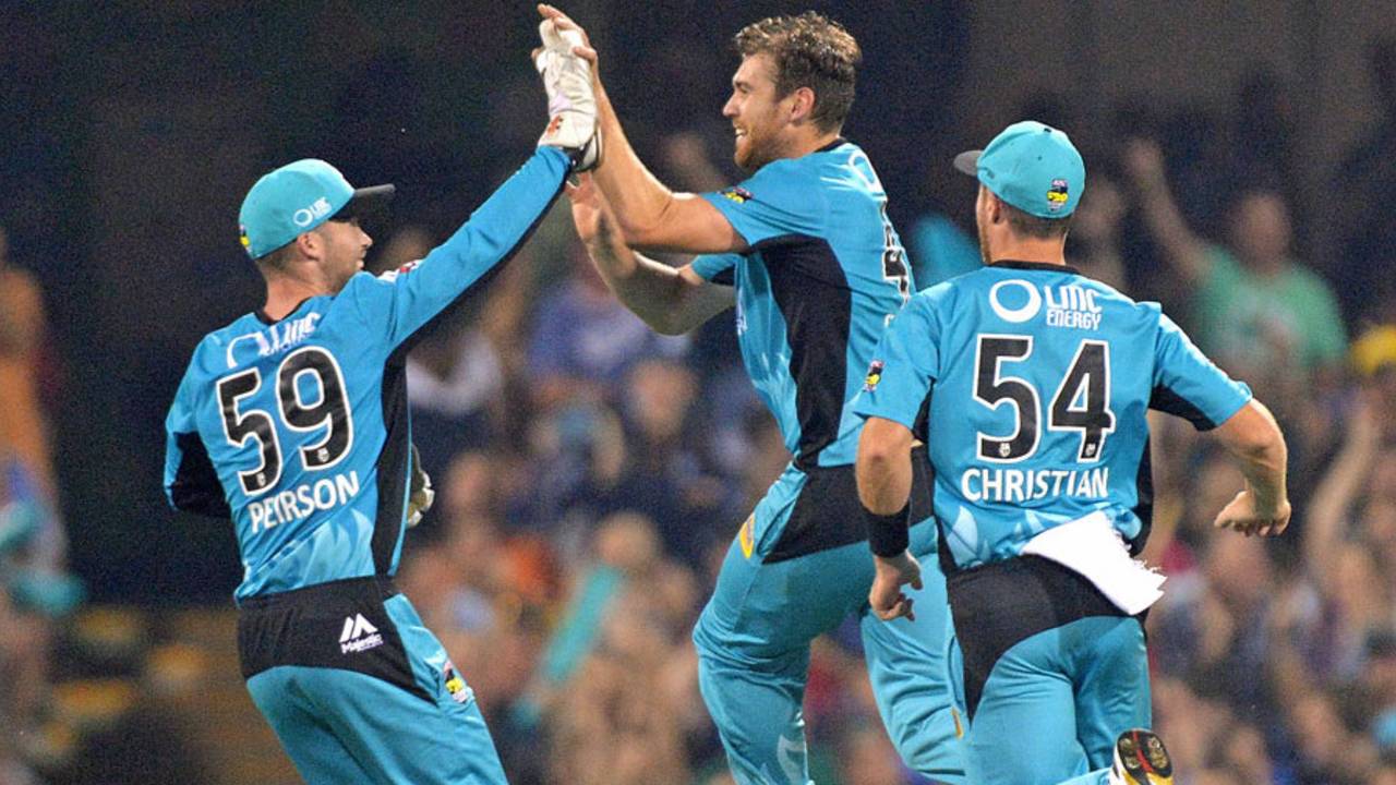 Ryan Duffield rattled the Stars top order with quick wickets, Brisbane Heat v Melbourne Stars, Big Bash League 2014-15, Brisbane, December 28, 2014