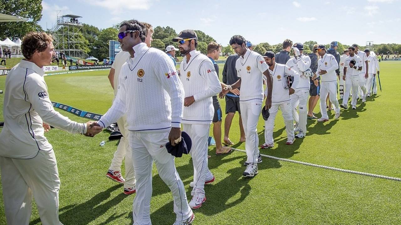 The teams shake hands after an entertaining Boxing Day Test, New Zealand v Sri Lanka, 1st Test, Christchurch, 4th day, December 29, 2014