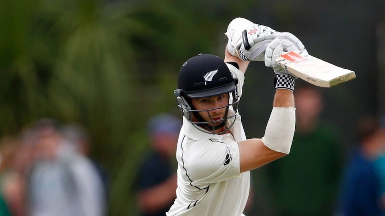 Kane Williamson drives on the front foot, New Zealand v Sri Lanka, 2nd Test, Wellington, 1st day, January 3, 2015