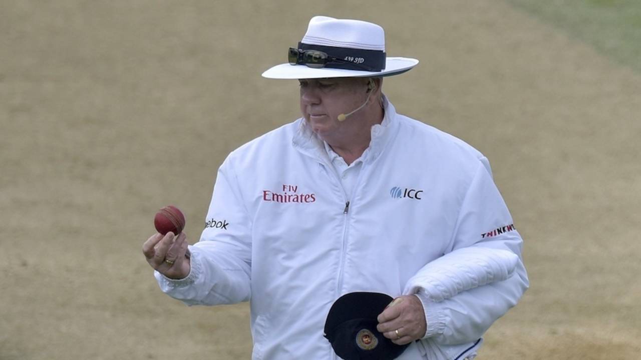 Umpire Steve Davis looks at the ball before changing it, New Zealand v Sri Lanka, 2nd Test, Wellington, 4th day, January 6, 2015