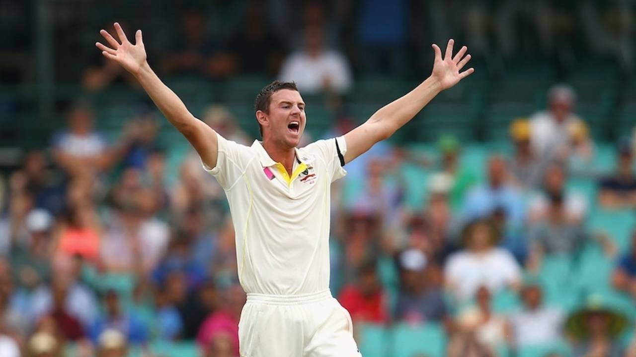 Josh Hazlewood trapped R Ashwin leg before, Australia v India, 4th Test, Sydney, 5th day, January 10, 2015