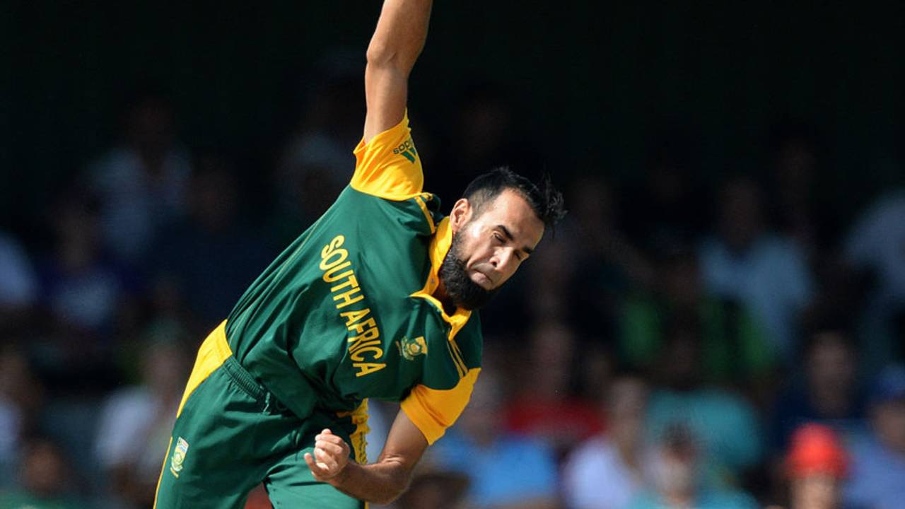 Imran Tahir helped himself to four wickets, South Africa v West Indies, 3rd ODI, East London, January 21, 2015