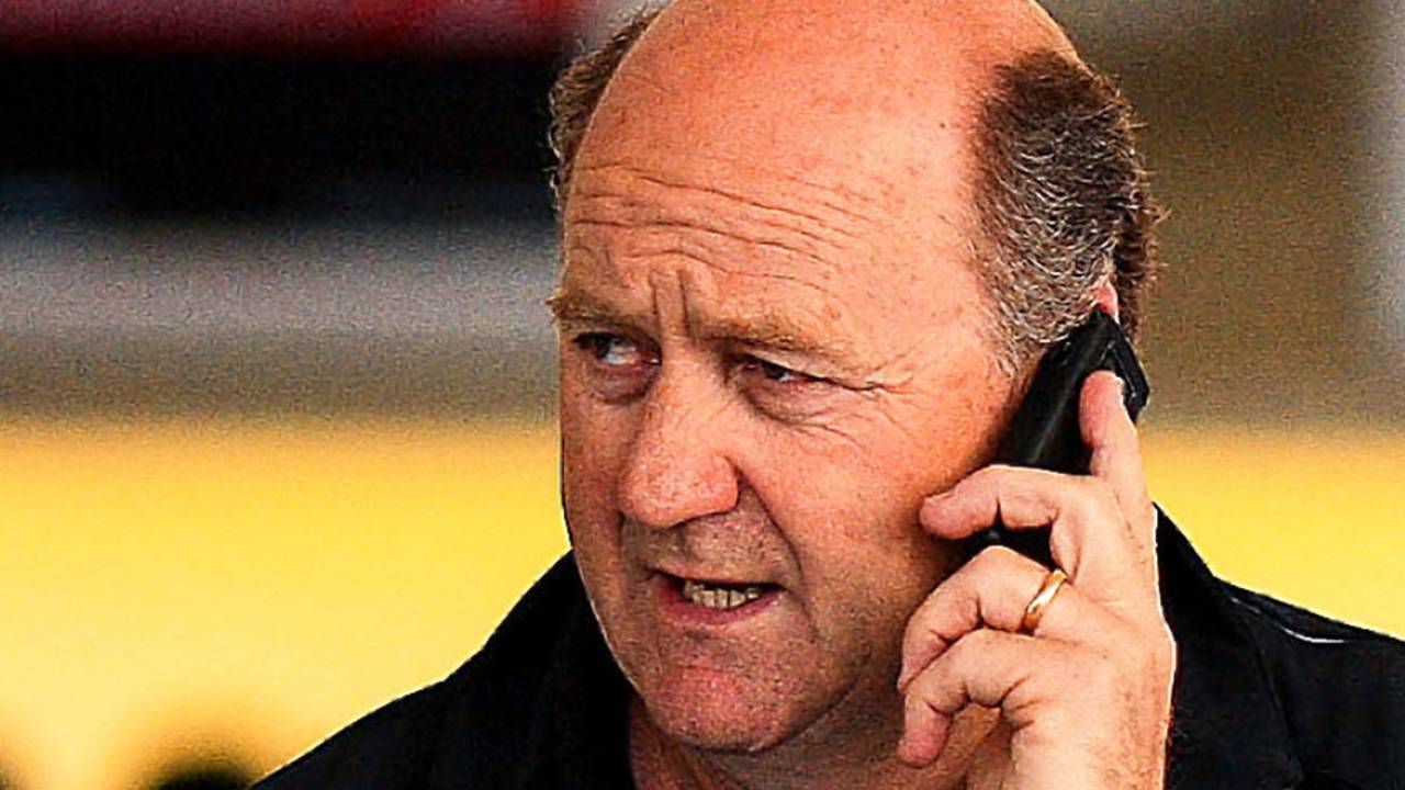 Mark Greatbatch at Auckland airport, October 27, 2009