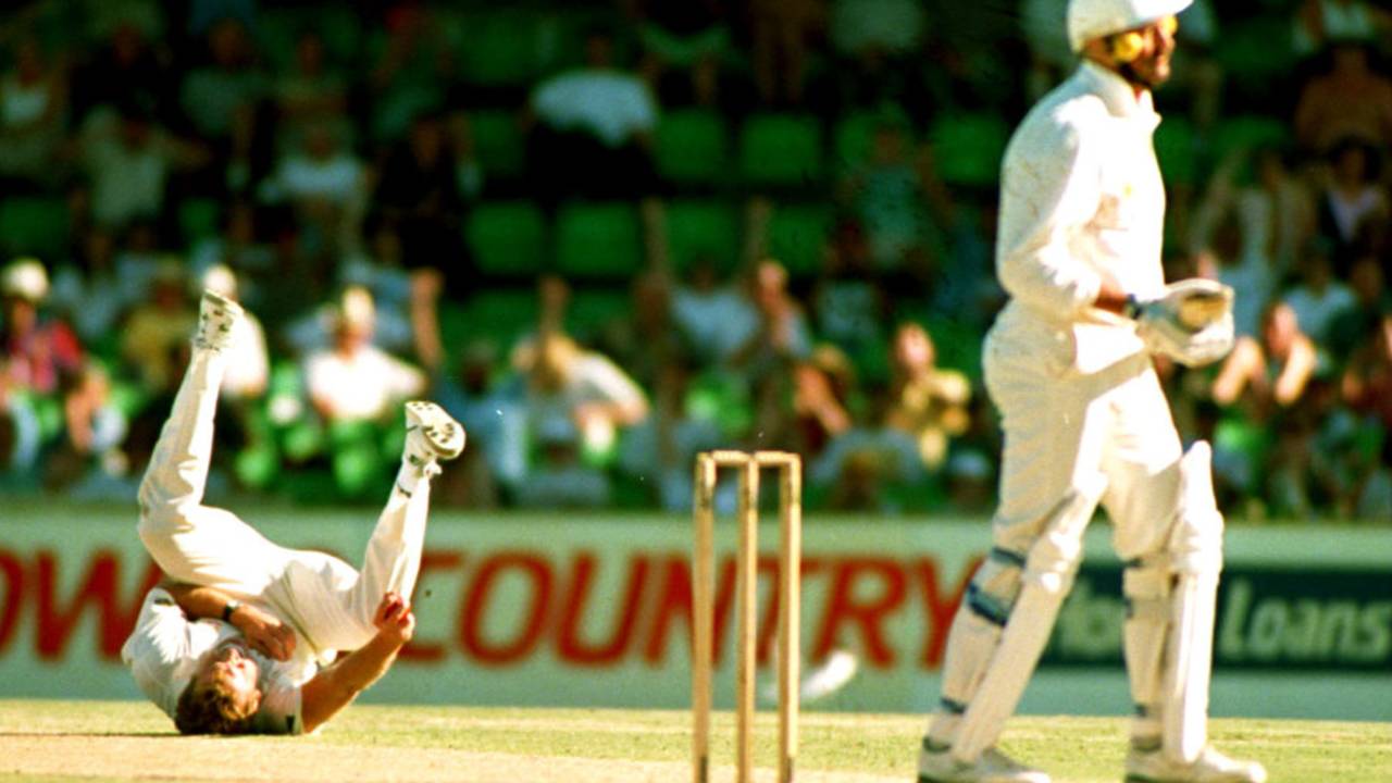 Graham Gooch is caught and bowled by Craig McDermott in his final Test innings, Australia v England, 5th Test, Perth, 4th day, February 6, 1995