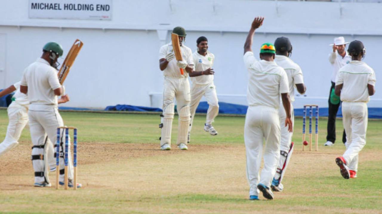 Carlton Baugh is trapped lbw by Veerasammy Permaul, Jamaica v Guyana, Regional 4 Day Tournament 2014-15, 3rd day, Kingston, February 8, 2015